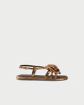 Sandalo flat in pelle metallizzata con applicazione floreale