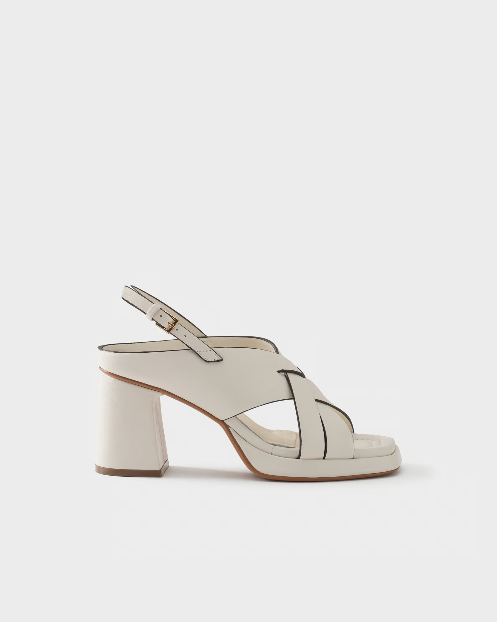Sandalo slingback in pelle con tacco largo