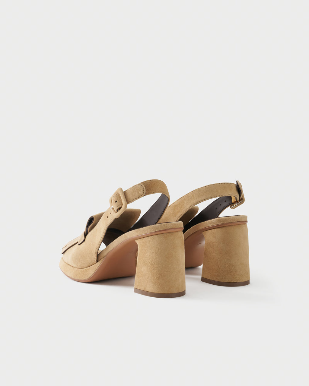 Sandalo slingback in pelle scamosciata con frange