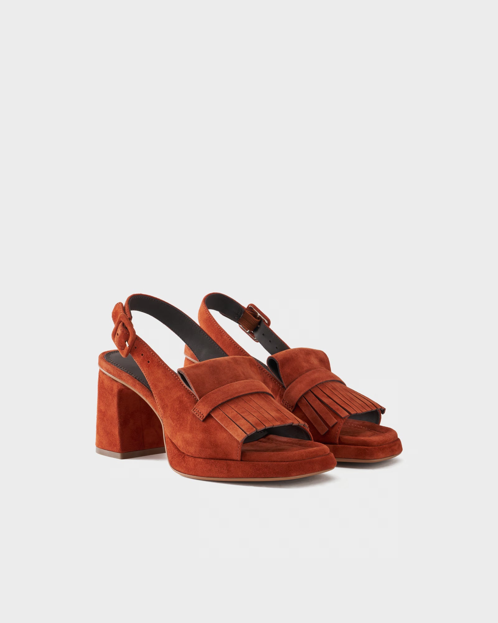 Sandalo slingback in pelle scamosciata con frange