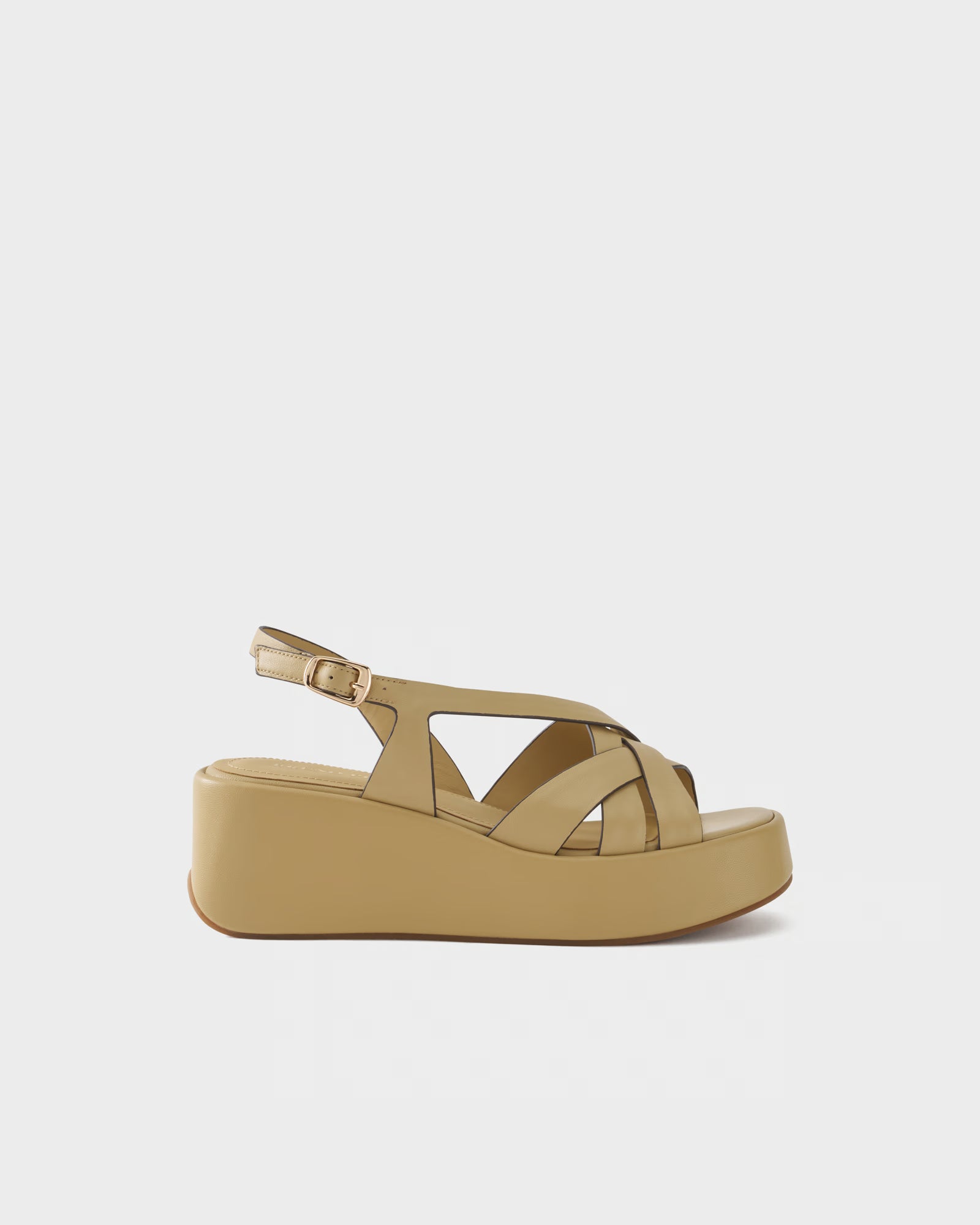Platform sandal in leather