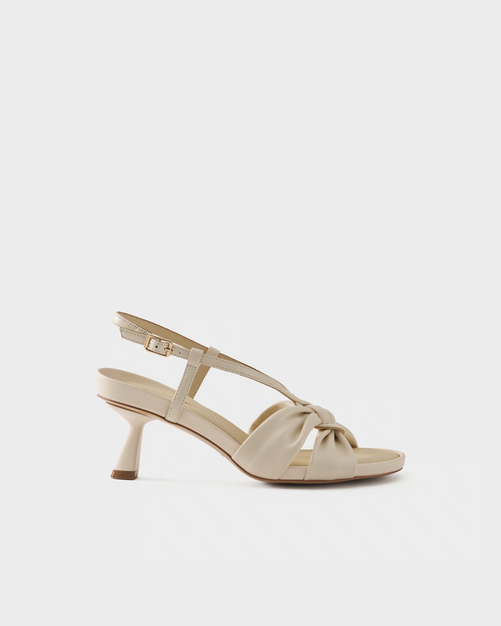 Sandalo slingback in nappa con fascia annodata