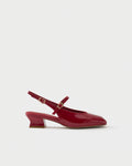 Pointed-toe slingback pump in patent leather