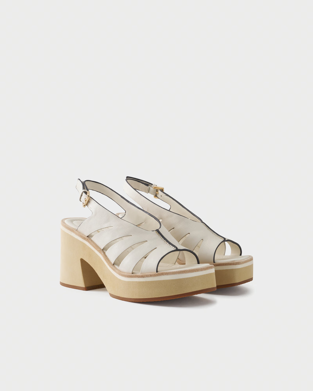 Sandal in leather with cut-out straps