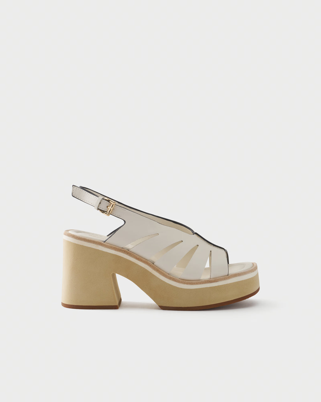 Sandal in leather with cut-out straps