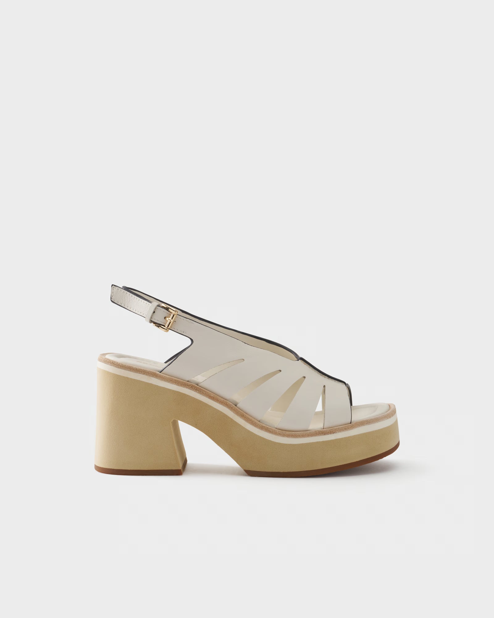 Sandal in leather with cut-out straps
