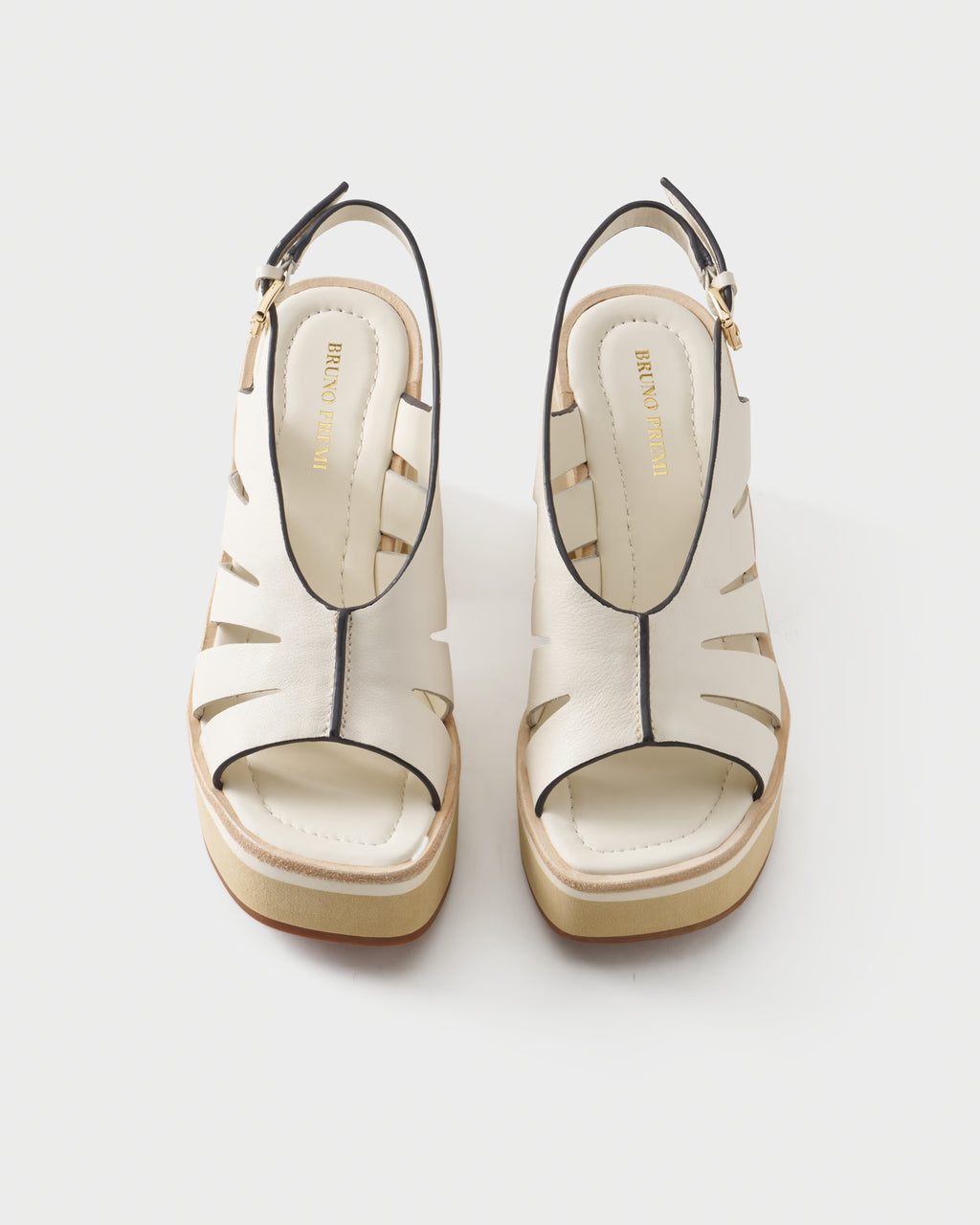 Sandal in leather with cut-out straps
