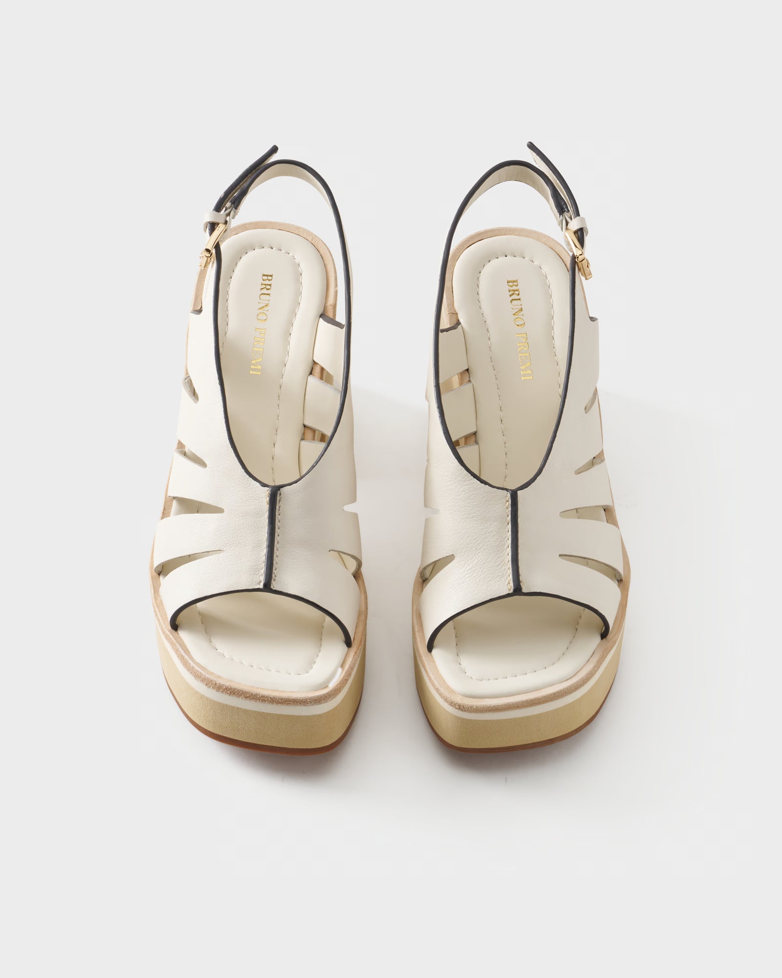 Sandal in leather with cut-out straps