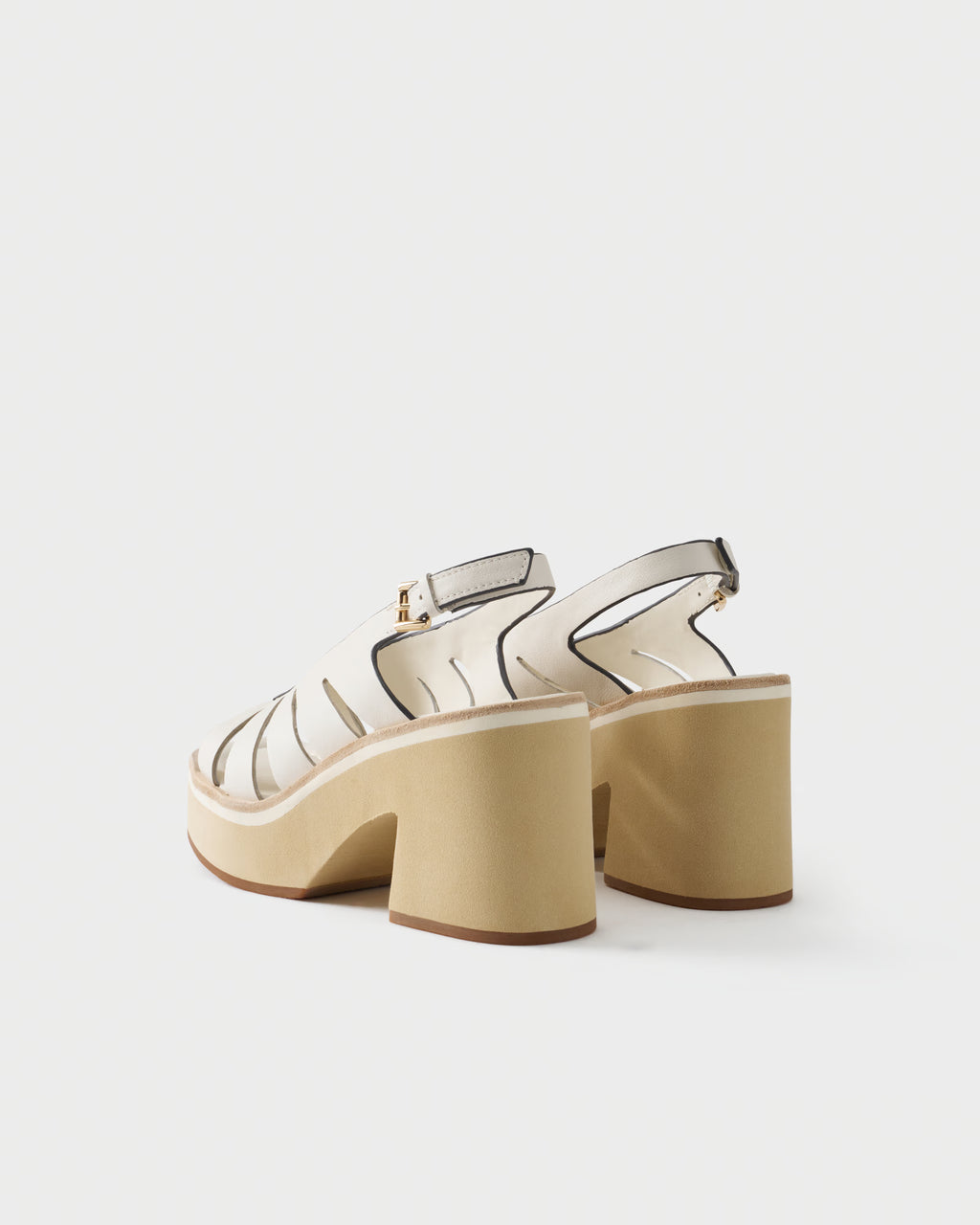 Sandal in leather with cut-out straps