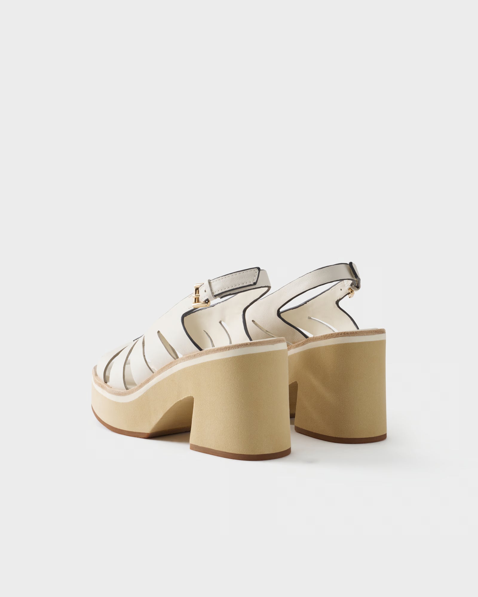 Sandal in leather with cut-out straps