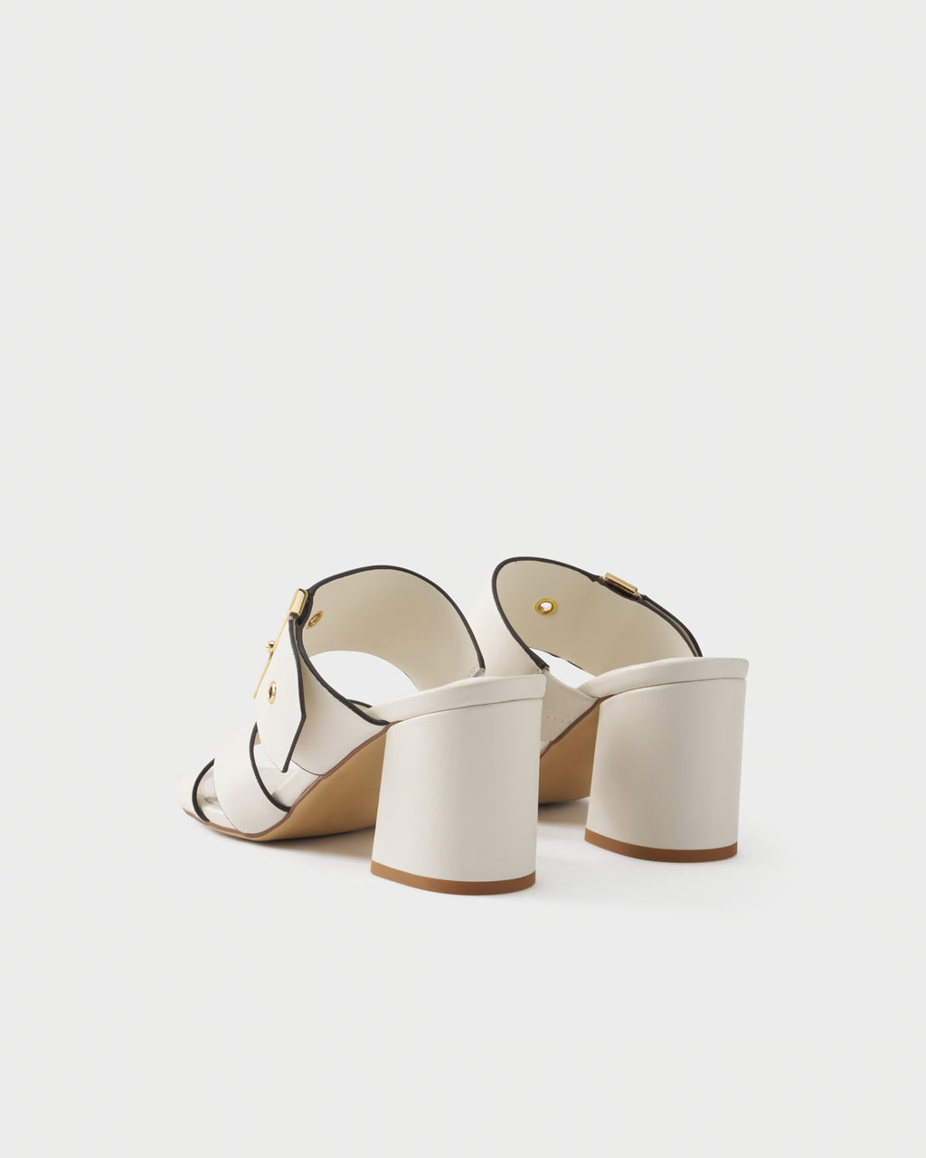 Heeled mule in leather