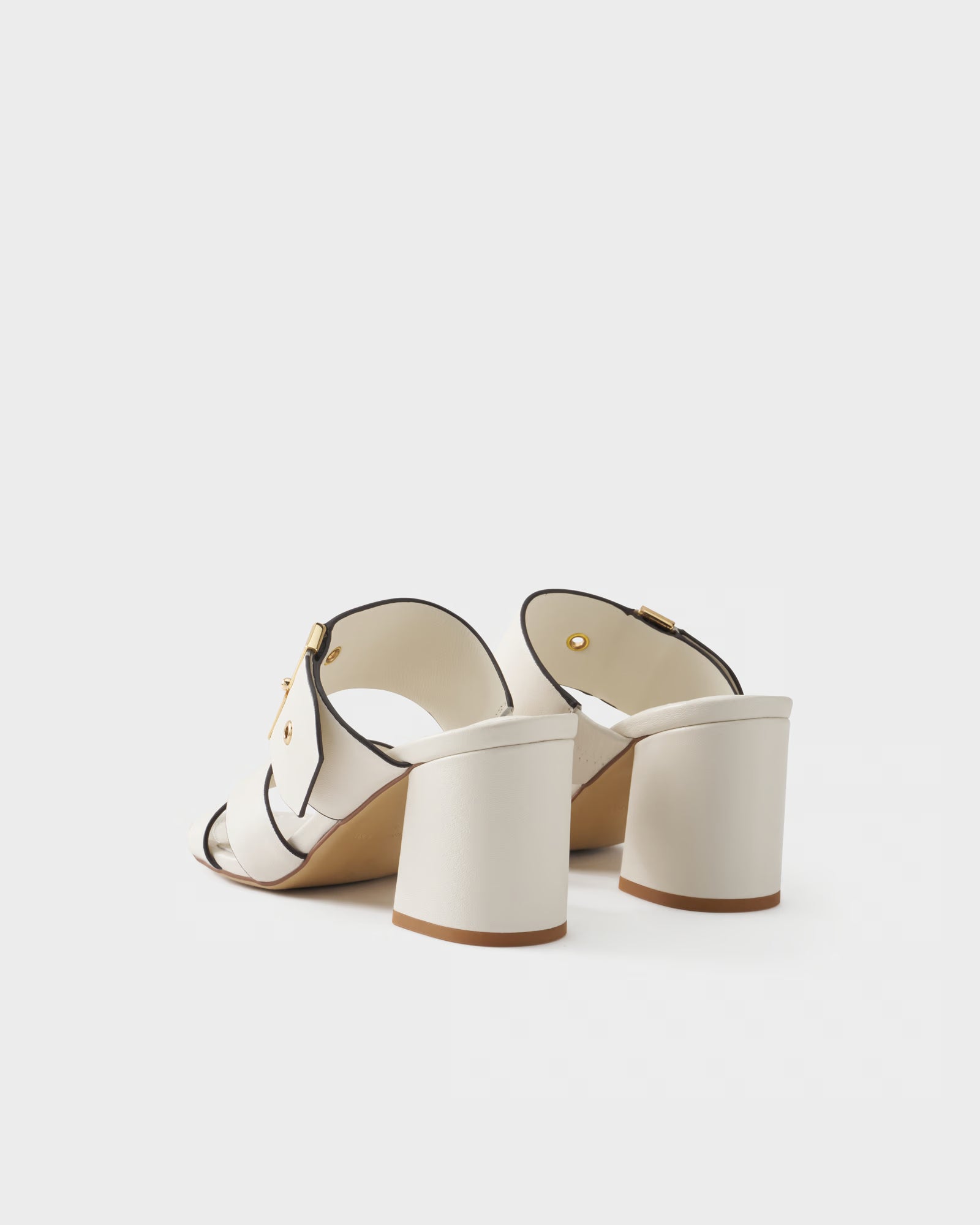 Heeled mule in leather