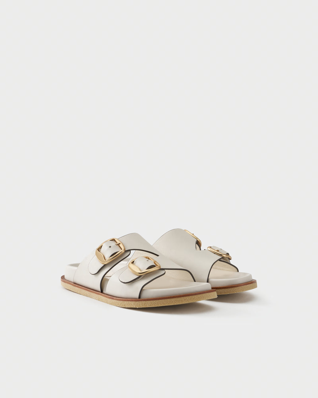 Flat slides in leather