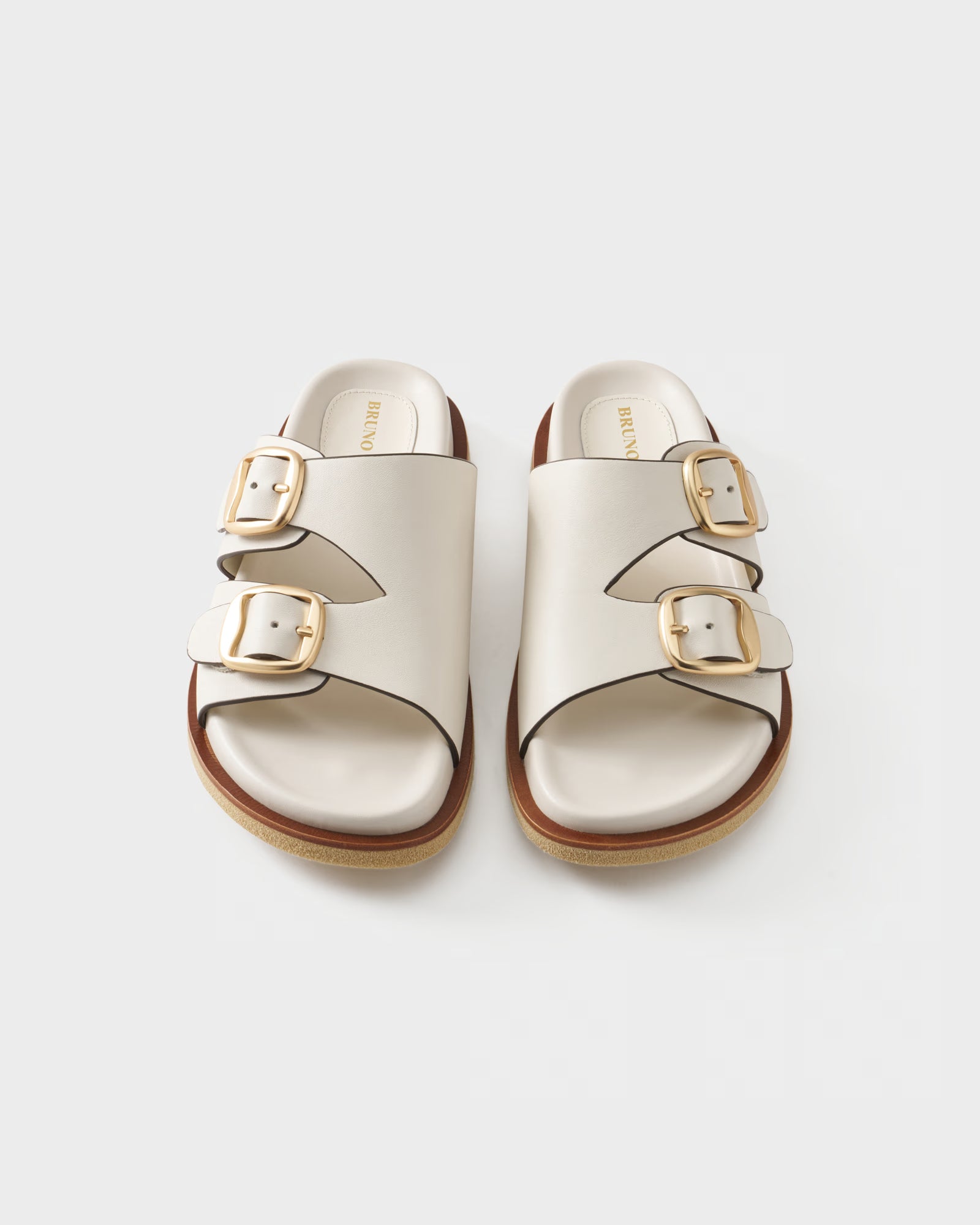 Flat slides in leather