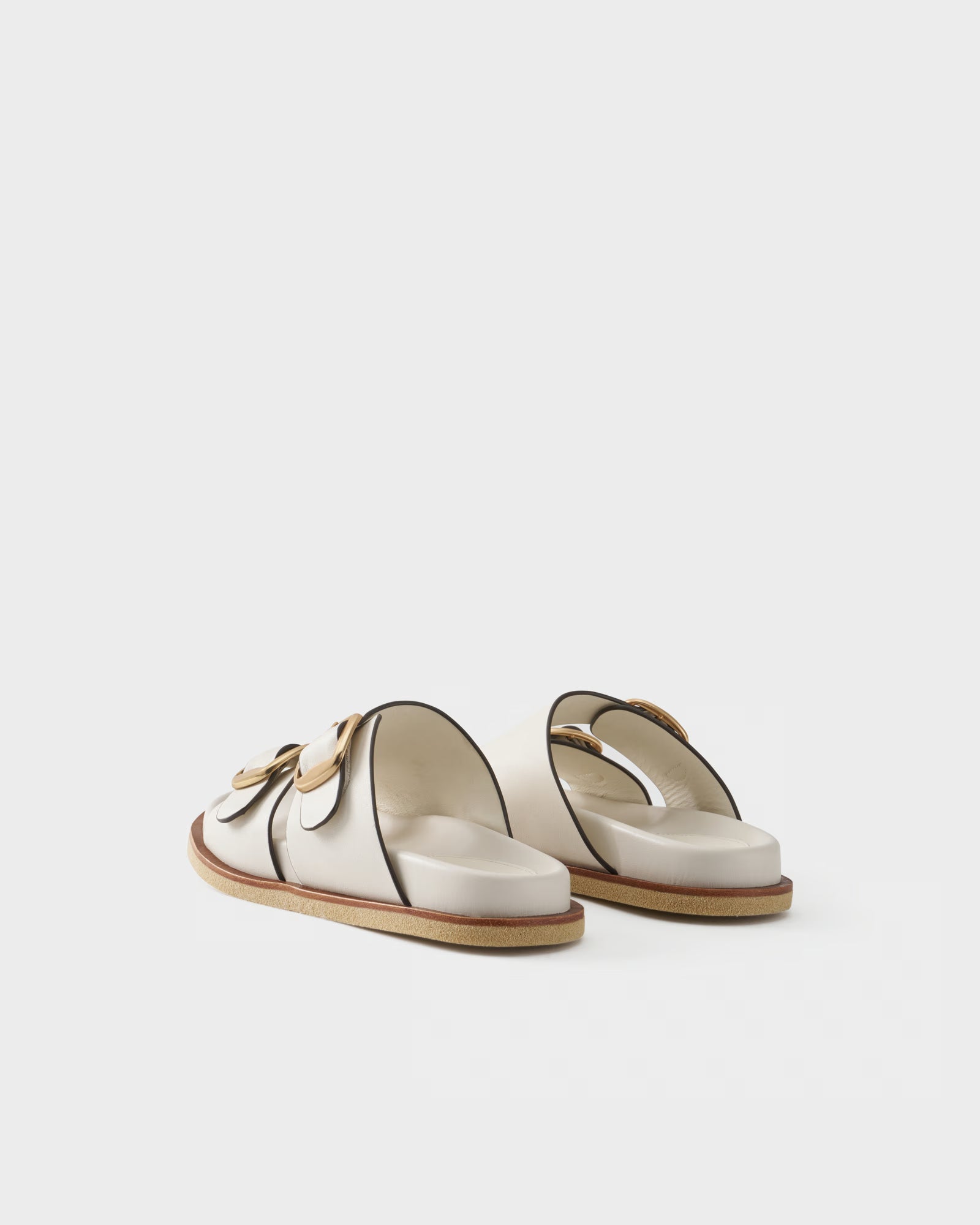 Flat slides in leather