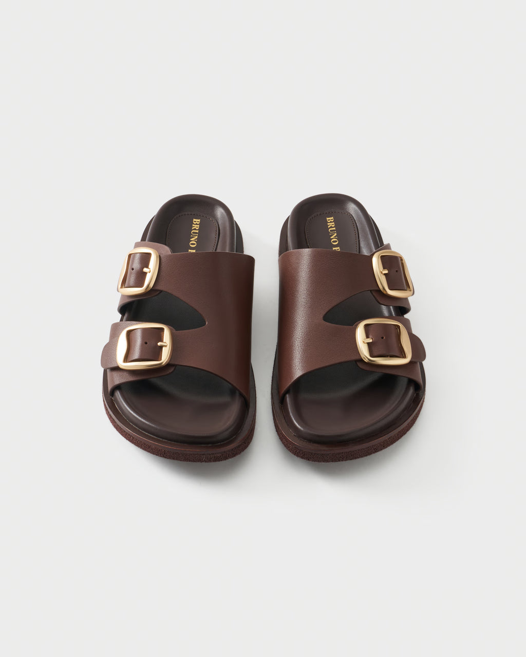 Flat slides in leather
