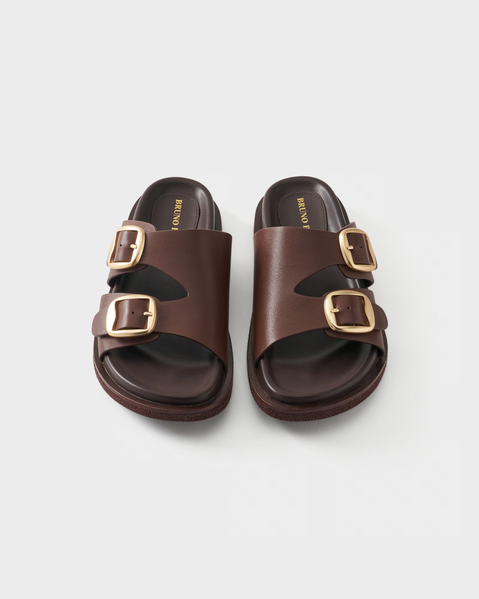 Flat slides in leather