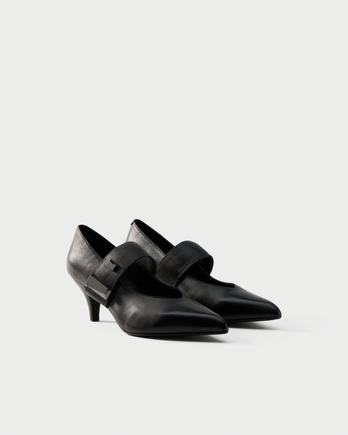 Pointed-toe pumps with strap and buckle