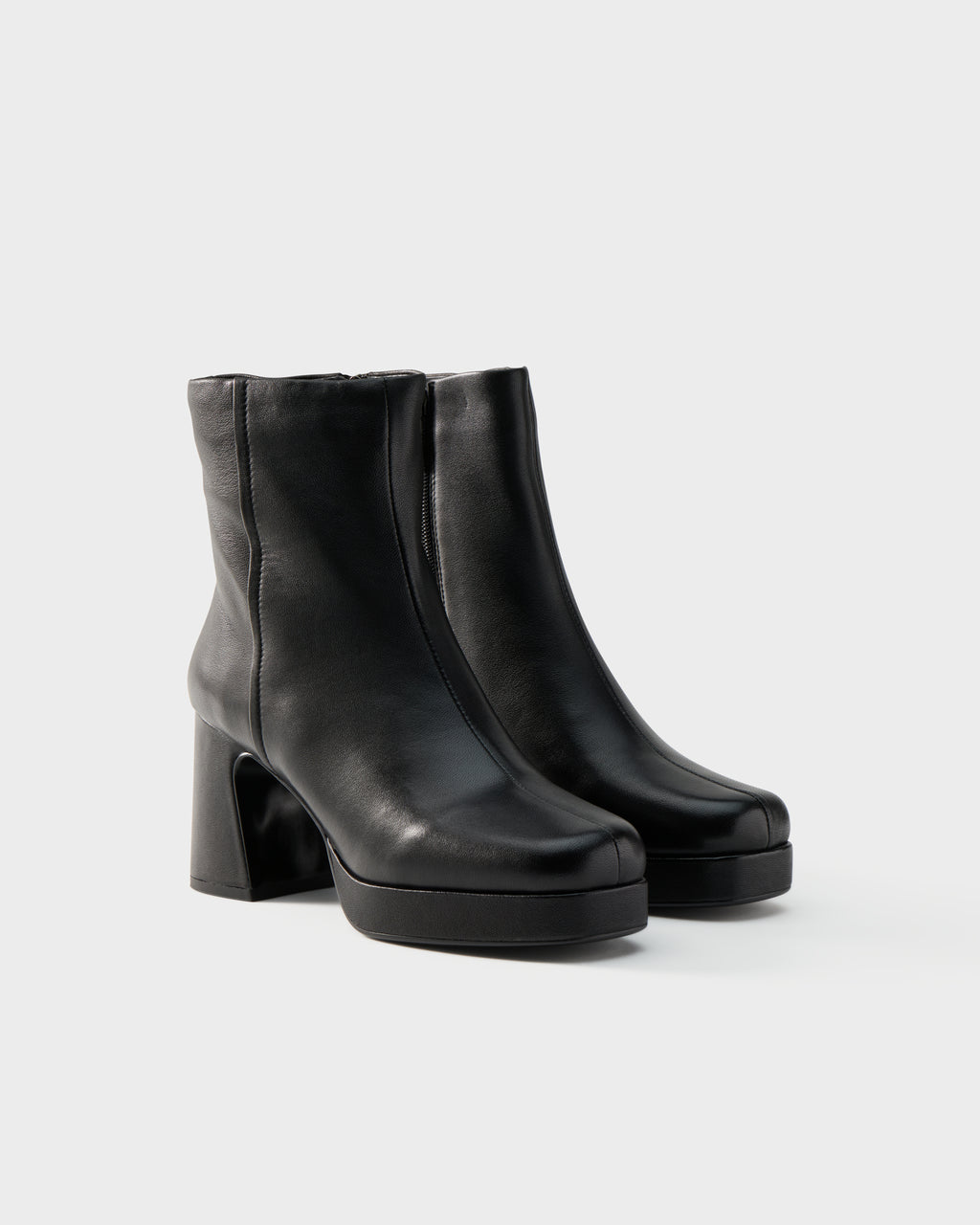 Stivaletti con plateau in nappa