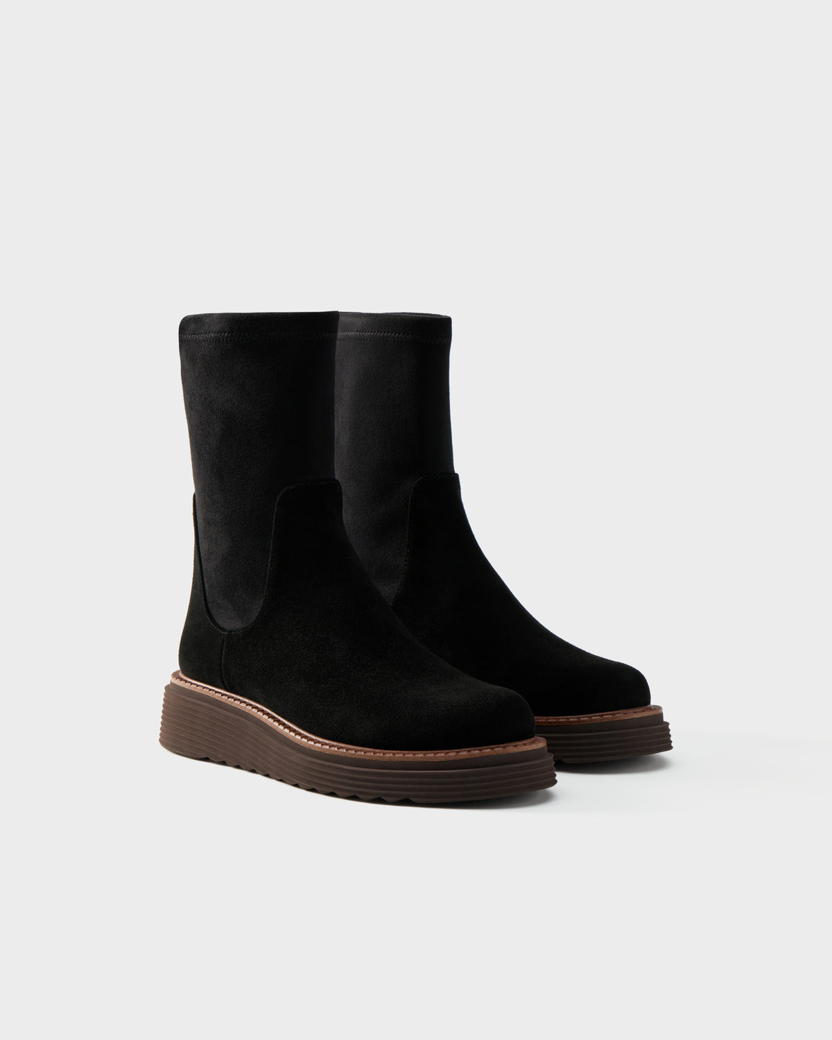 Stivaletto in camoscio con gambale stretch