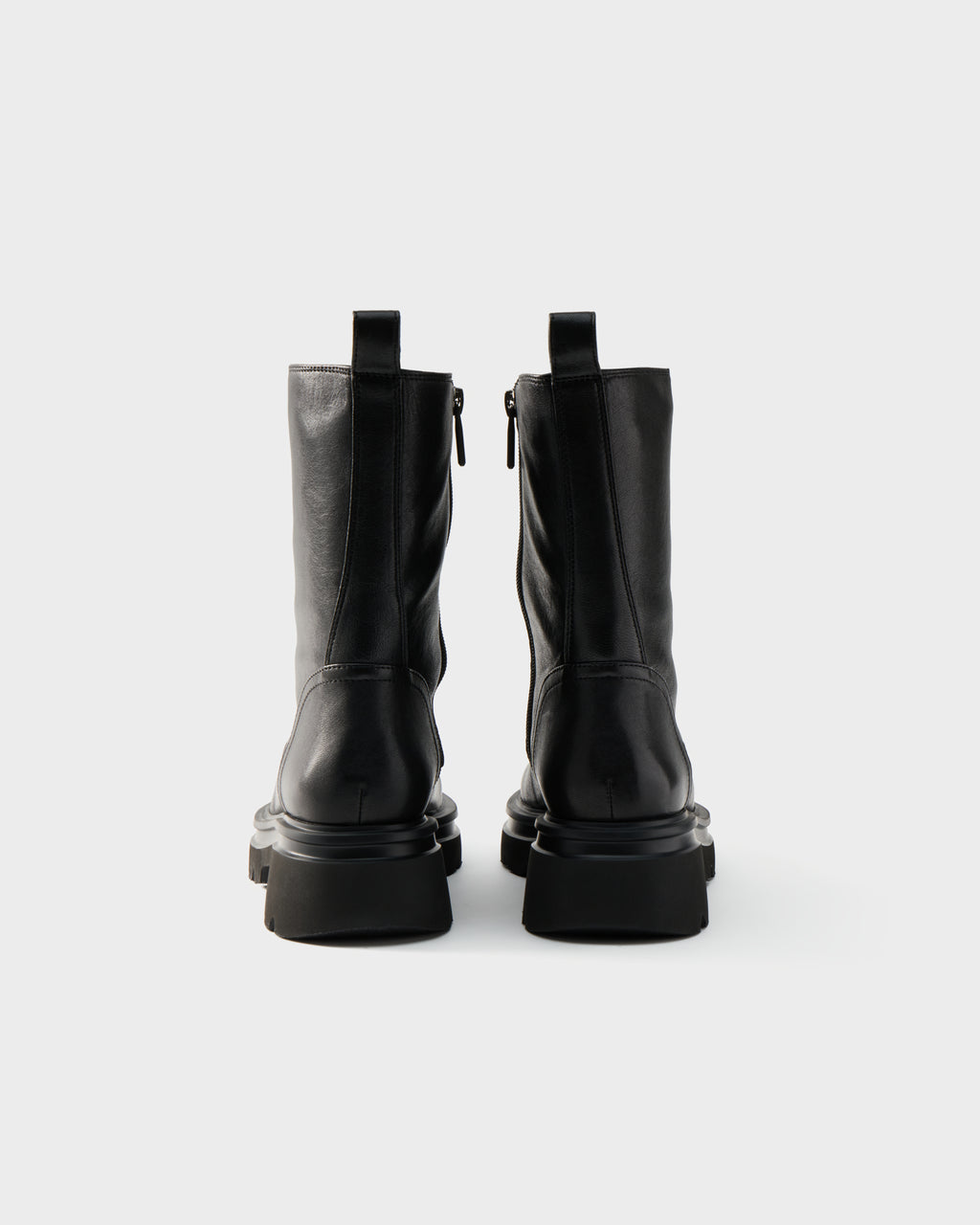 Stivaletti in pelle con zip frontale