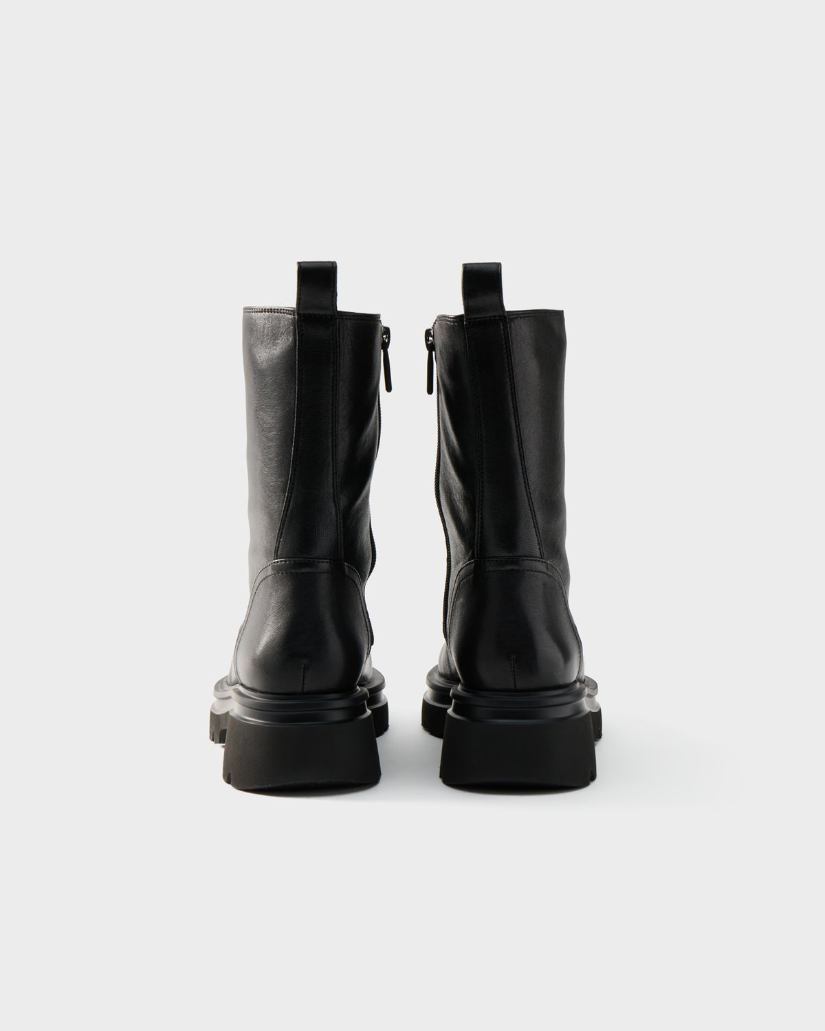Stivaletti in pelle con zip frontale