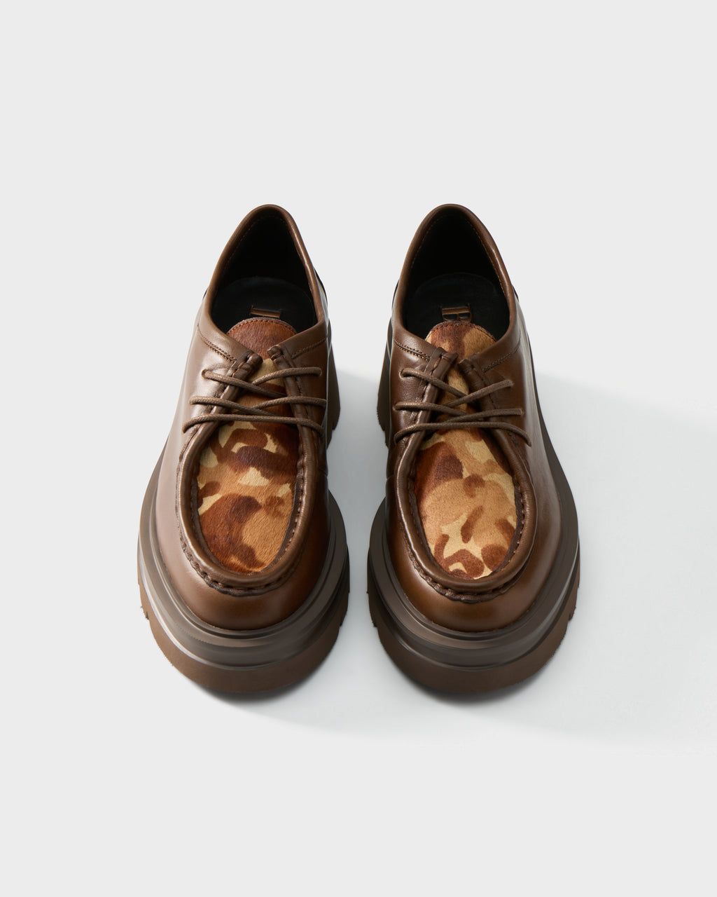 Stringate con inserto in cavallino camouflage